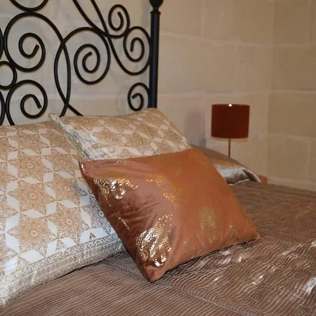 Charming Town House - Close To Airport *