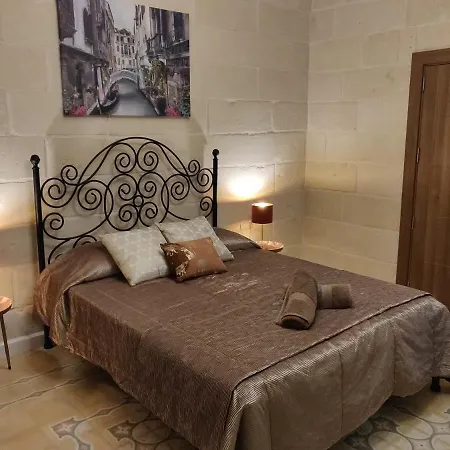 Charming Town House - Close To Airport * Paola
